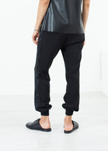 Load image into Gallery viewer, Camiliah Trouser in Black
