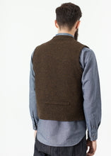 Load image into Gallery viewer, Kobe Vest in Brown
