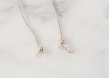 Load image into Gallery viewer, Bracelet 85 in Grey Silk/Silver
