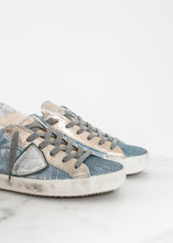 Load image into Gallery viewer, Metallic Sequin Low Top Sneaker
